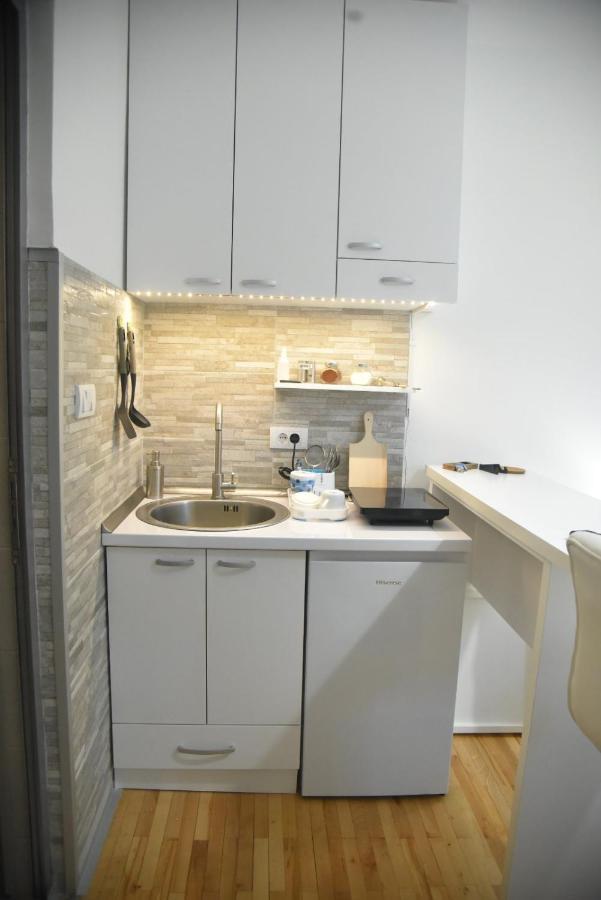 Dekart 2 Apartment Ni Dış mekan fotoğraf