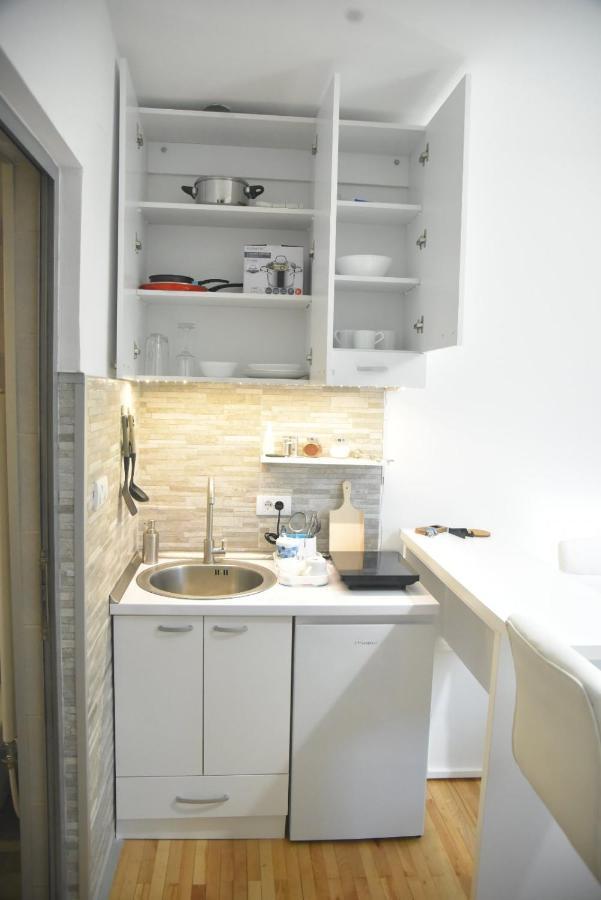 Dekart 2 Apartment Ni Dış mekan fotoğraf